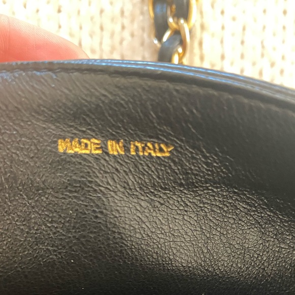 Chanel Vintage Lambskin Stitched CC Logo Small Crossbody Chain Flap Bag - Picture 4 of 17